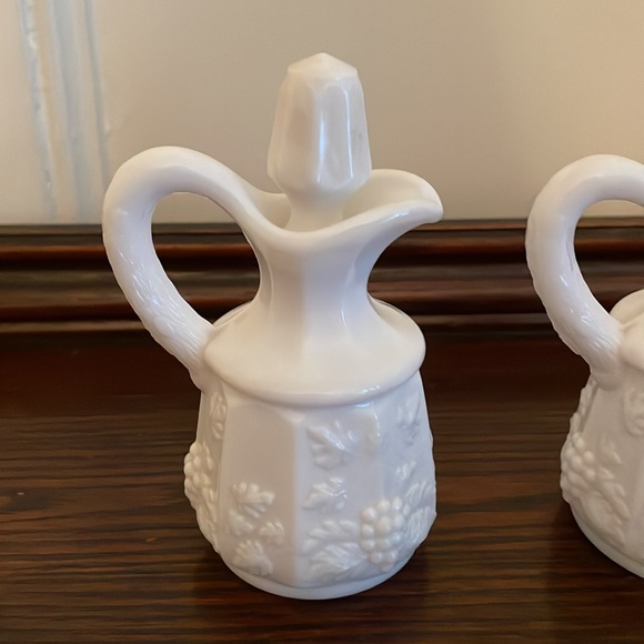 Vintage Milk Glass Westmoreland Grape Design Oil & Vinegar Cruet with Stopper - Picture 3 of 14
